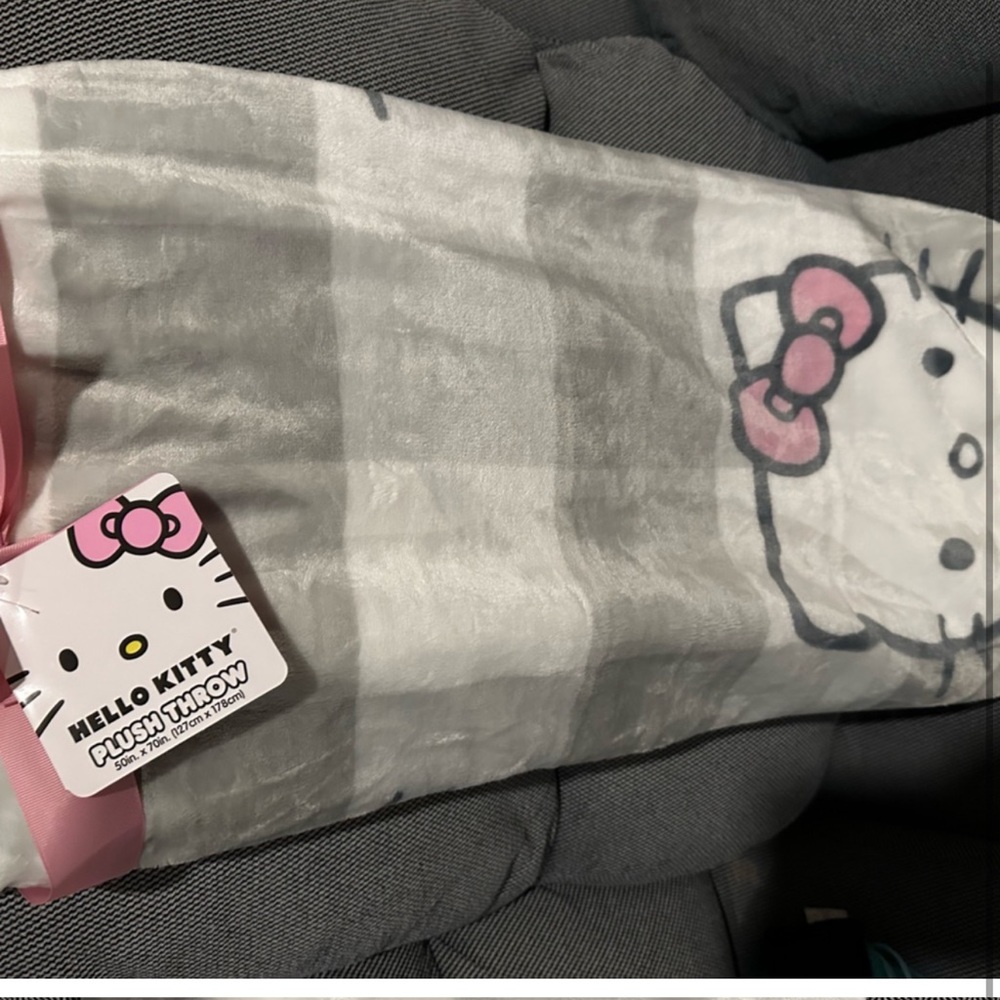 Reserved! 2 hello kitty blankets
